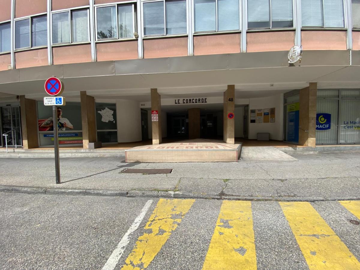 Decouvrez Le Charme Au Coeur De Gap Apartman Kültér fotó
